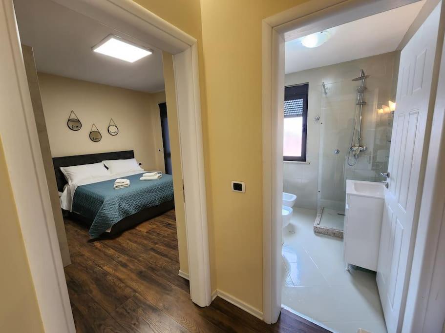Central Apartment-New Bazar Тирана Экстерьер фото