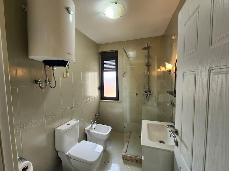 Central Apartment-New Bazar Тирана Экстерьер фото