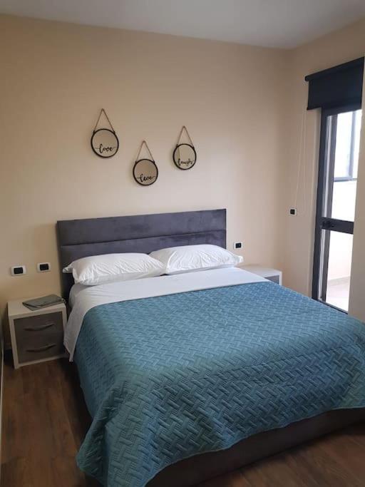 Central Apartment-New Bazar Тирана Экстерьер фото